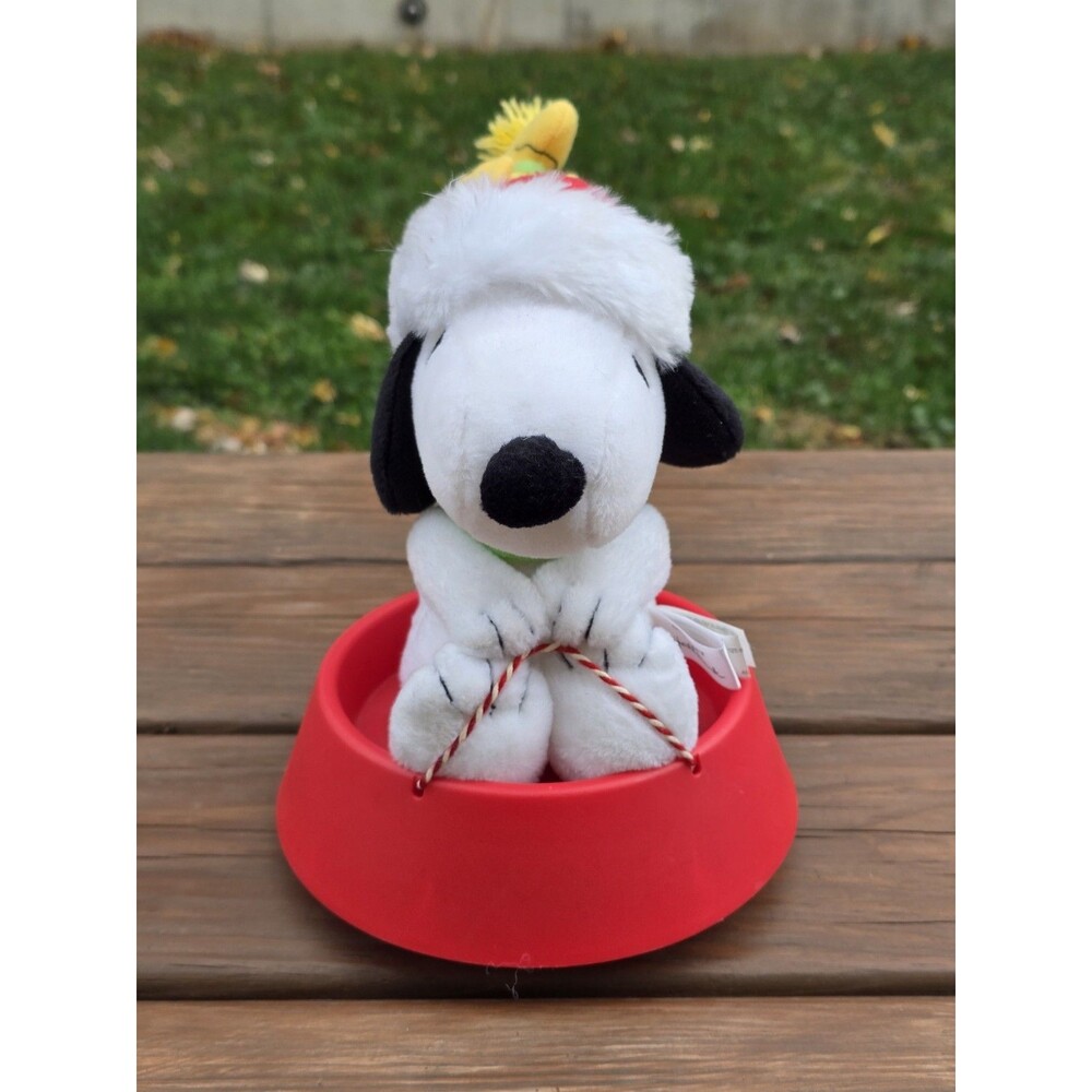 Hallmark Sleddin Snoopy Woodstock On Hat Sound Music and Motion Tested Working